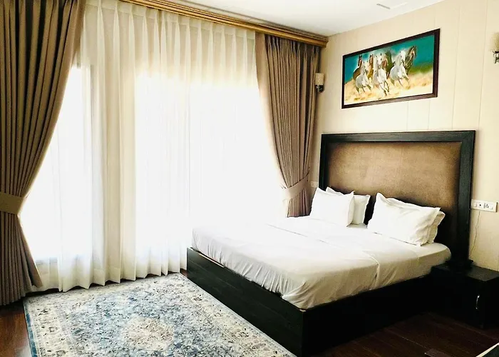 Hotel Temple View Inn